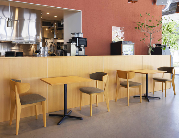 CRESモルヘンを使用したカフェ