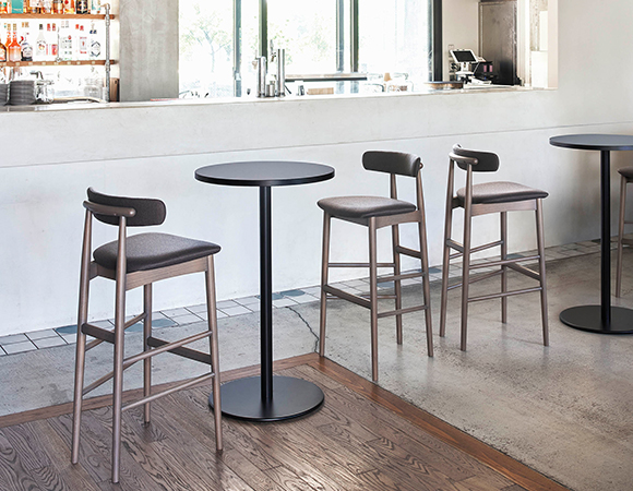 CRESルーフスカウンターB-WGを使用したカフェ