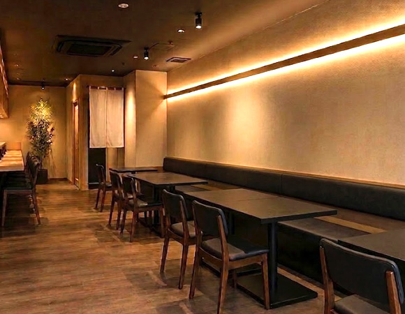 Marukatsu川湯ベンチ(座)を使った飲食店